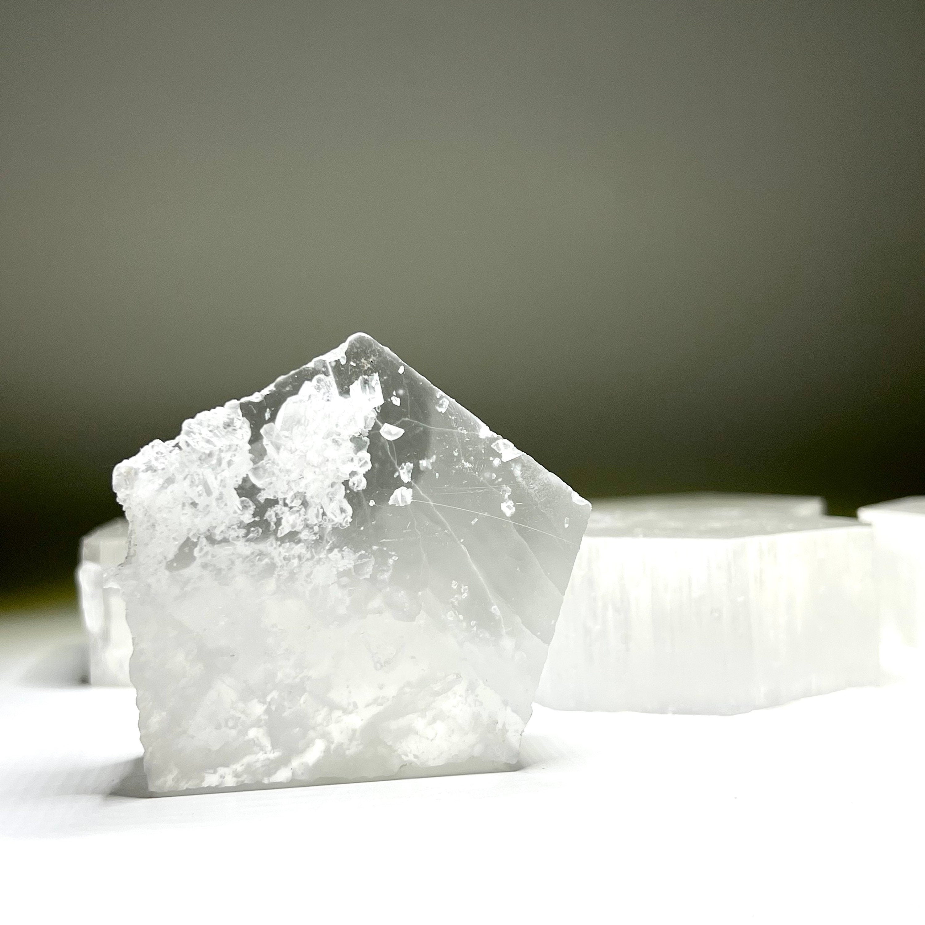 Ulexite TV Rock: Optical Crystal