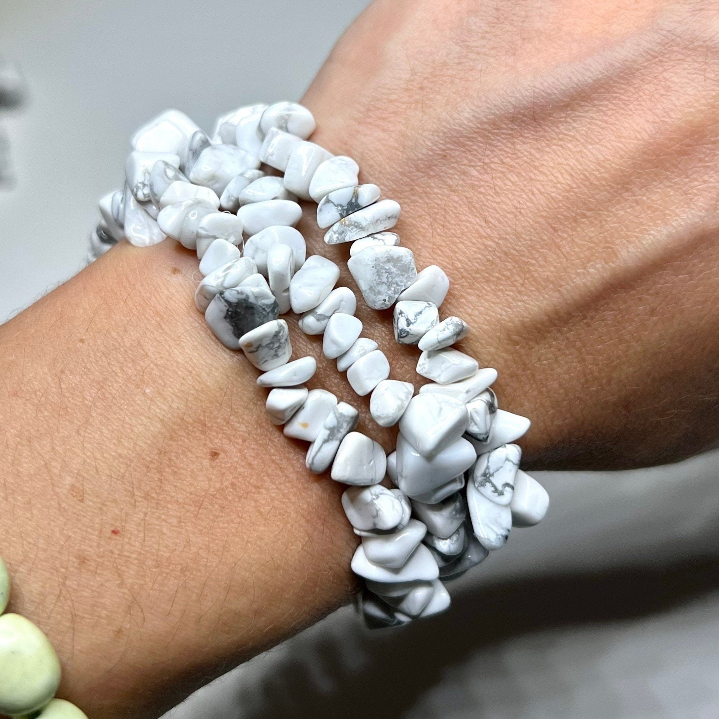 Howlite Chips Stretch Bracelet – Calming Crystal Jewelry