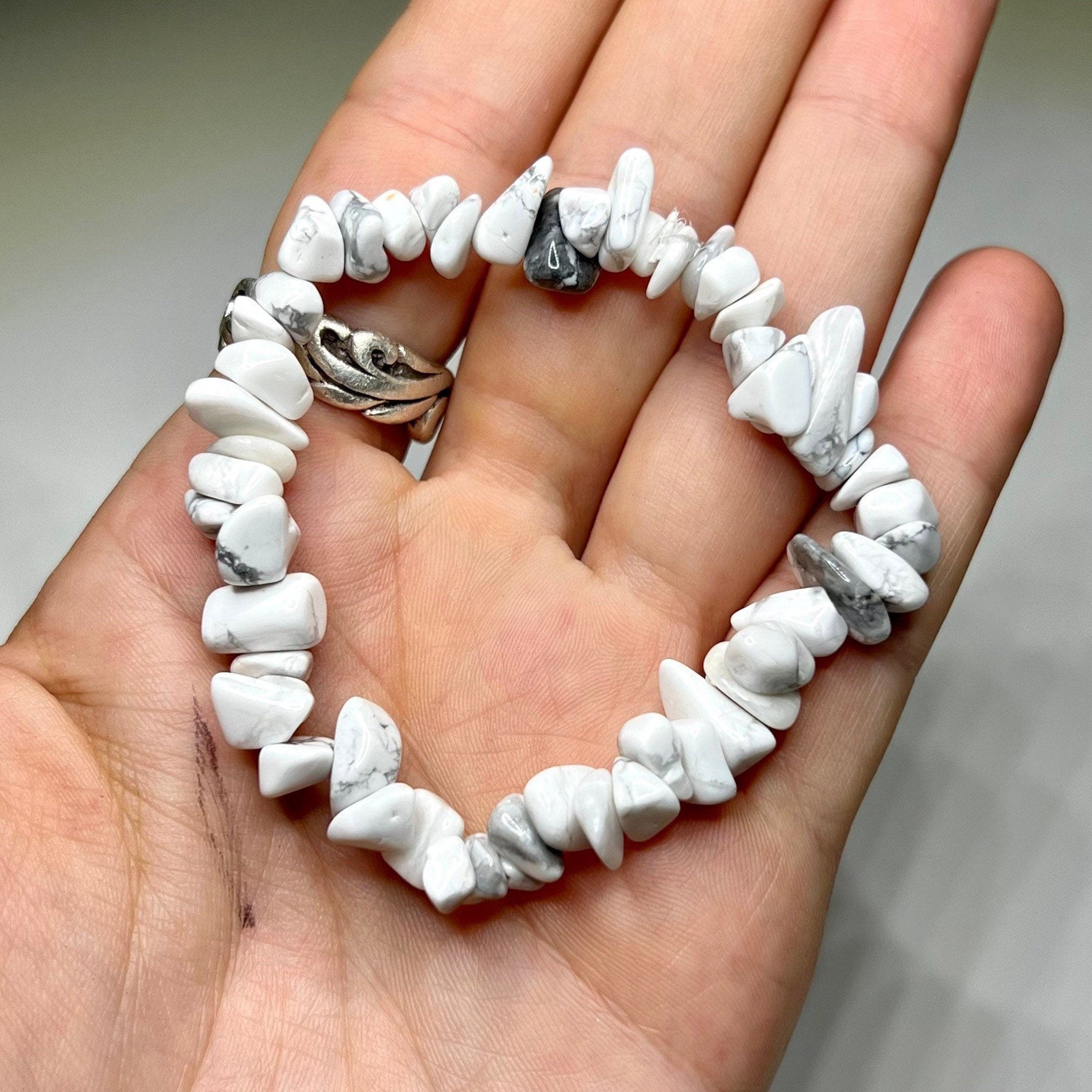 Howlite Chips Stretch Bracelet – Calming Crystal Jewelry