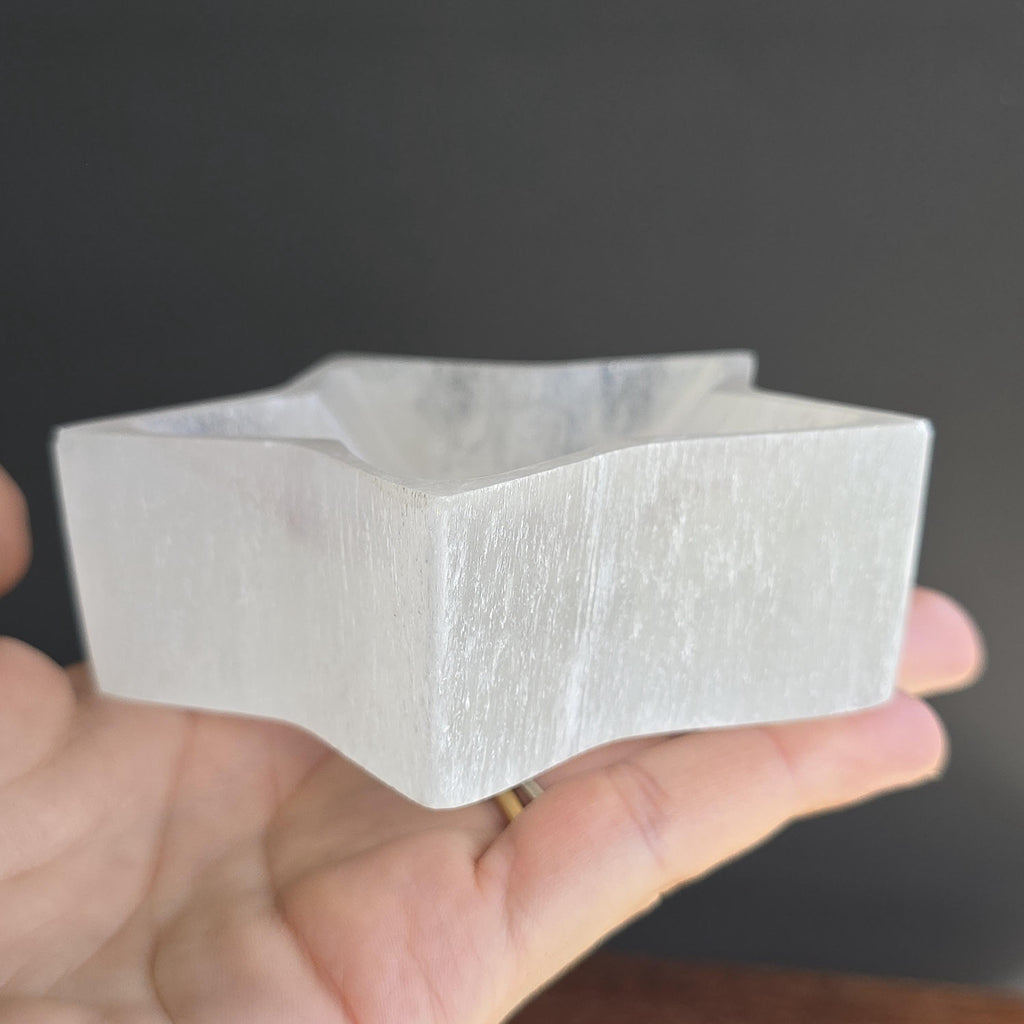 Selenite Crystal Charging Station - Star Shape Gemstone Offering Bowl
