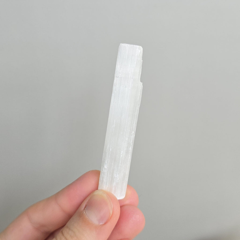 Crystal Set: Sleep & Relaxation, 7 Tumble Stones with Selenite, Jute Bag Included
